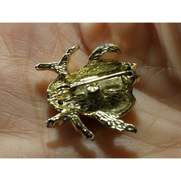 Vintage Peach Enamel Ladybug Brooch Green Rhinestone Eyes Gold Tone Pin - Picture 10 of 10
